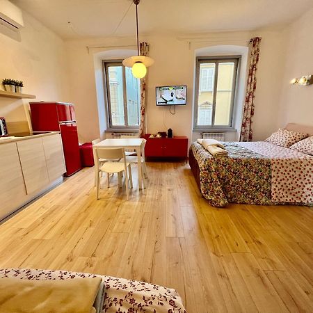 Alla Scalinata Del Teatro Rossetti Confort Suites Parcheggio Trieszt Kültér fotó