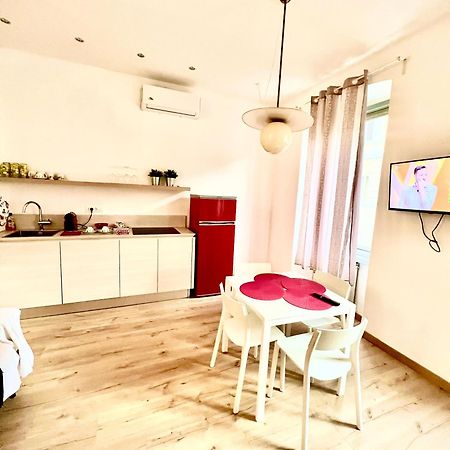 Alla Scalinata Del Teatro Rossetti Confort Suites Parcheggio Trieszt Kültér fotó